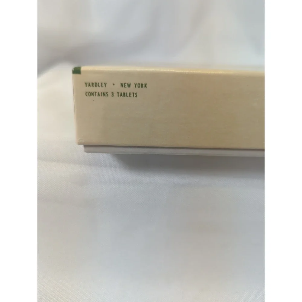 Vintage 1950-1970s Yardley Crushed Carnation Guest Soap 3 oz MCM 3ct Bar Box